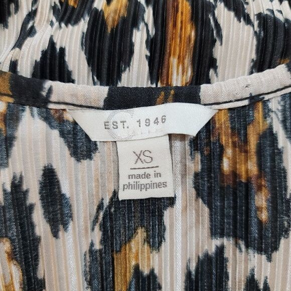 Cato Est. 1946 Cheetah Accordian Crinkle Pleat V-neck Longsleeve Blouse Size XS - Picture 7 of 11